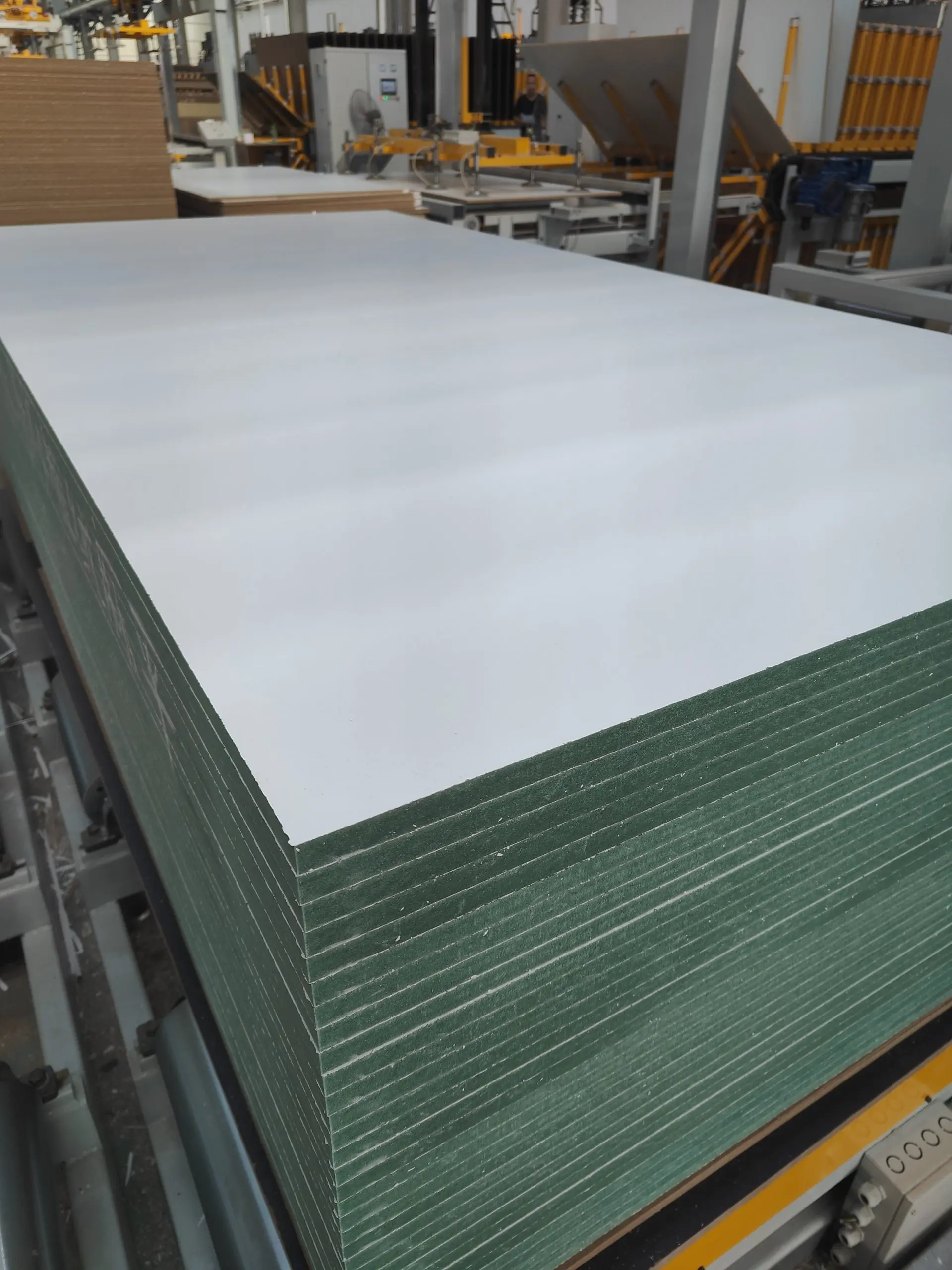 Waterproof Moisture Resistant MR MDF Board